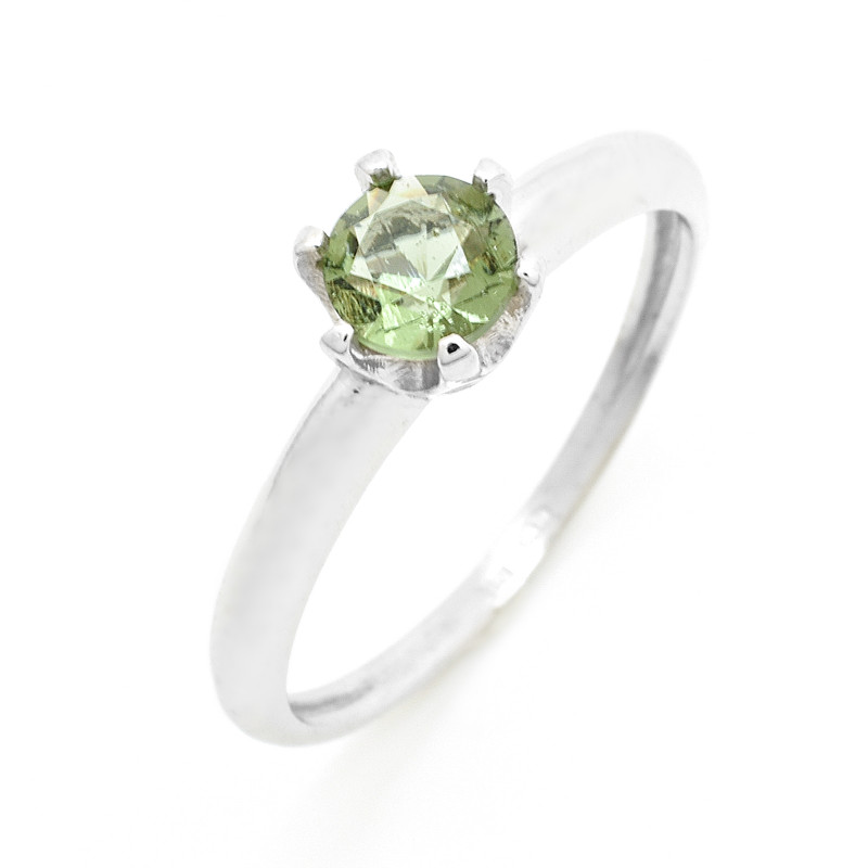 Stříbrný prsten s vltavínem